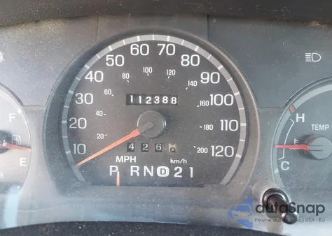 2002 Ford Crown Victoria Standard z USA, uszkodzony, nr VIN 2FAFP73W02X159755